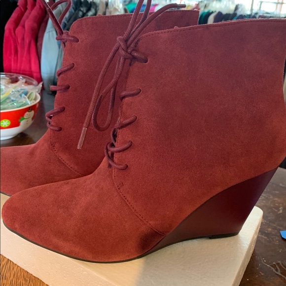 isaac mizrahi wedge boots